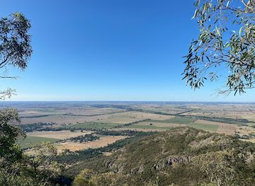 australia/riverina/attraction/the-rock-nature-reserve-kengal-aboriginal-place