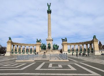 hungary/budapest/inner-city/attraction/heroes-square