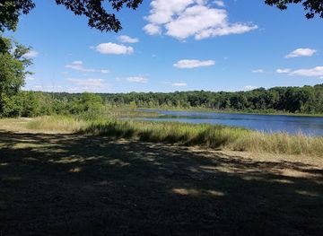 indiana/pokagon-state-park/attraction/trine-state-recreation-area-towhee