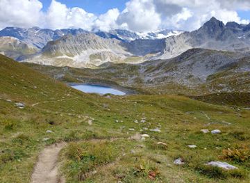 france/courchevel/attraction/refuge-des-lacs-merlet