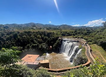 madagascar/atsinanana/attraction/gite-de-la-cascade