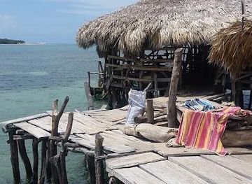 jamaica/treasure-beach/attraction/floyd-s-pelican-bar