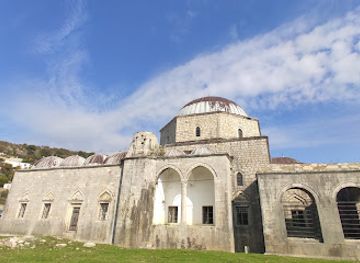 albania/shkodra-highlands/attraction/xhamia-e-plumbit