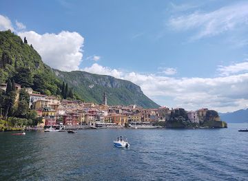 italy/lake-como/attraction/lago-di-como-versante-lecco-varenna