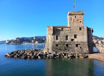 italy/cinque-terre/attraction/rapallo-castle