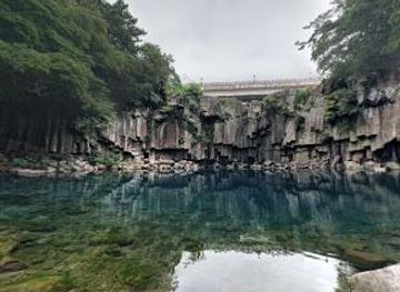 south-korea/jeju-city/attraction/cheonjeyeon-falls