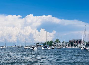 maryland/annapolis-waterfront/attraction/annapolis-historic-main-st