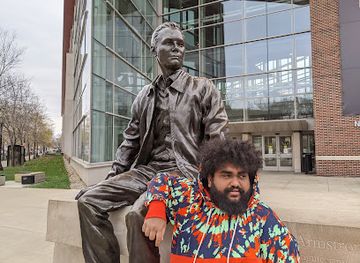 indiana/lafayette/attraction/neil-armstrong-statue