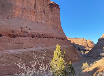 utah/capitol-reef-national-park/attraction/zebra-slot
