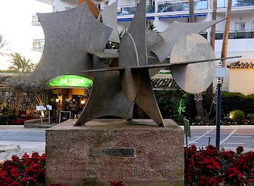 spain/marbella/attraction/sinfonia-del-mar-escultura-de-marino-amaya