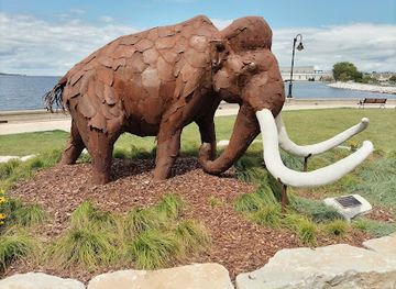 wisconsin/door-county/attraction/wooly-mammoth-statue