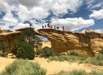 utah/san-rafael-swell/attraction/dutchman-arch