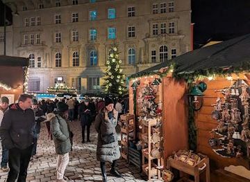 austria/vienna/attraction/altwiener-christkindlmarkt