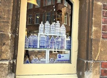 netherlands/scheveningen-beach/attraction/heinen-delfts-blauw