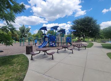 illinois/schaumburg/attraction/fountain-square-park