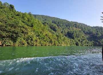 vietnam/north-central-coast/attraction/huong-tich-pagoda