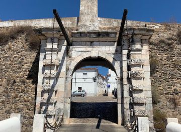portugal/alentejo-coast/attraction/porta-de-evora