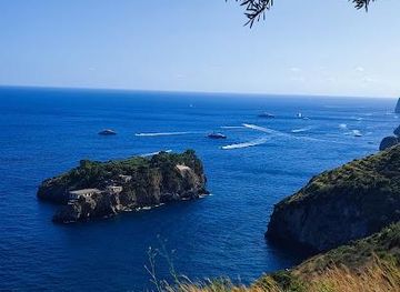 italy/ravello/attraction/track-to-fiordo-di-crapolla