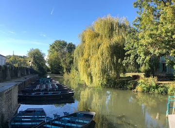 france/marais-poitevin/attraction/arcais-embarcadere-au-martin-pecheur