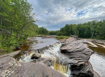 michigan/porcupine-mountains-wilderness-state-park/attraction/bonanza-falls