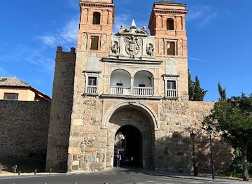 spain/toledo/casco-historico/attraction/puerta-del-cambron
