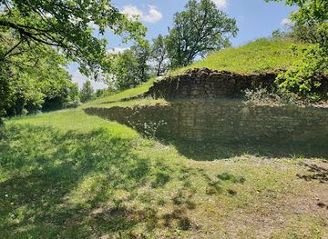 france/marais-poitevin/attraction/tumulus-of-bougon
