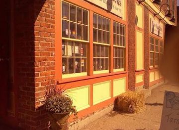 massachusetts/north-shore/attraction/pyramid-books