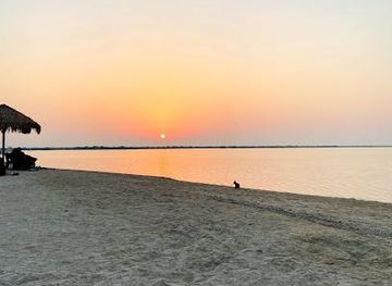 qatar/al-khor/attraction/al-thakeera-beach