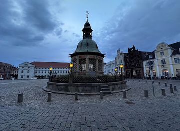 germany/pomerania/attraction/wismar-marketplace