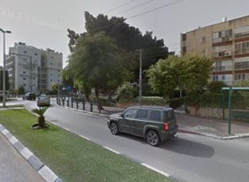 israel/ra-anana/attraction/sabachia-akademiya