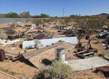 california/joshua-tree/attraction/noah-purifoy-outdoor-desert-art-museum