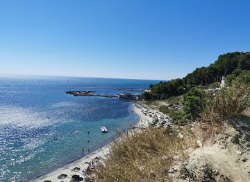 albania/durres-coast/attraction/plazhi-i-currilave