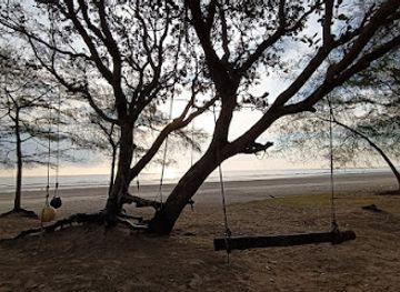 malaysia/kuantan/attraction/pantai-cempaka