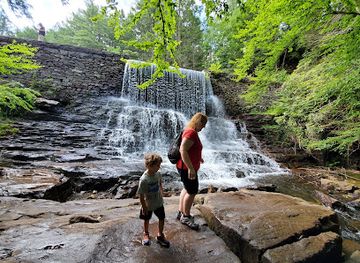 pennsylvania/lehigh-valley/attraction/hickory-run-state-park