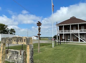 kansas/wilson-lake/attraction/ft-harker-museum