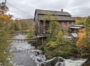 canada/eastern-townships/attraction/moulin-a-laine-d-ulverton