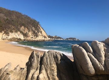 mexico/huatulco/attraction/playa-la-esperanza