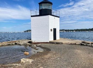 iowa/newton/attraction/derby-wharf-light-station