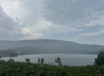 uganda/queen-elizabeth-national-park/attraction/bunyaruguru