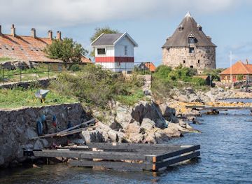 denmark/bornholm/attraction/christianso-havn-frederikso-lighthouse