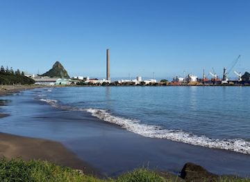 new-zealand/new-plymouth/attraction/ngamotu-beach