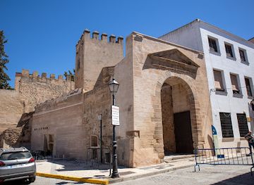 spain/badajoz/attraction/puerta-del-capitel