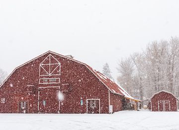 washington/the-methow-valley/attraction/the-winthrop-barn-auditorium