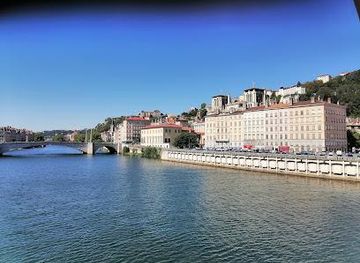 france/lyon/attraction/quais-de-saone