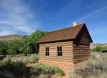 utah/torrey/attraction/fruita-schoolhouse