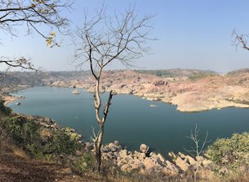 india/madhya-pradesh/attraction/raneh-water-falls