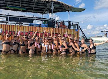 florida/destin/attraction/crab-island-tiki-boats