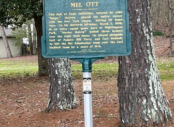 arkansas/hot-springs/attraction/babe-ruth-home-plate