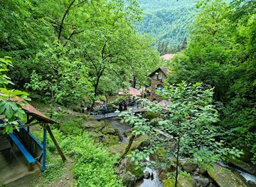 georgia/adjara/attraction/makhuntseti-waterfall