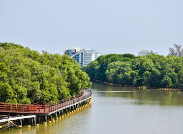 thailand/rayong/attraction/saphan-chom-pa-chai-len-phra-jedi-klang-nam-rayong